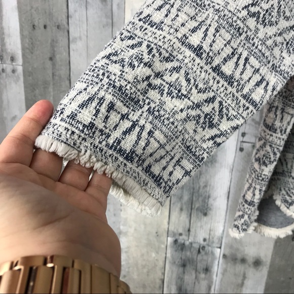 Anthropolgie W5 Blue & White Boho Aztec Top XL EUC - Picture 5 of 8